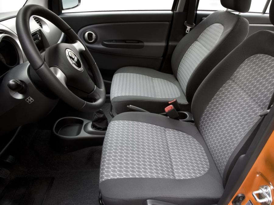  Daihatsu Trevis 2006 года  (фото 32 из 36)